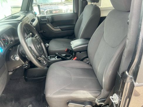 Used 2016 Jeep Wrangler Sport image 16