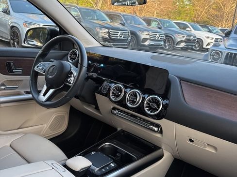 Used 2023 Mercedes-Benz GLA 250 4MATIC image 6