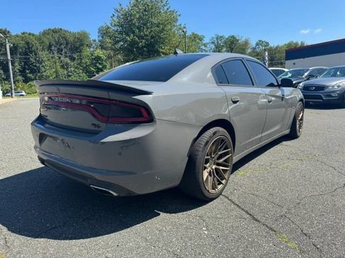 Used 2017 Dodge Charger R/T w/ Plus Group RWD image 5