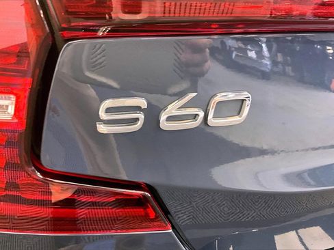 Used 2019 Volvo S60 T6 Momentum w/ Premium Package image 29