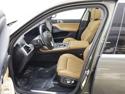 Certified 2024 BMW X7 xDrive40i w/ Premium Package AWD/4WD image 6