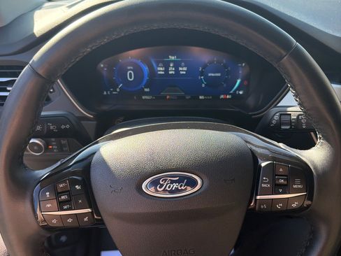 Used 2022 Ford Escape SEL w/ Technology Package image 9