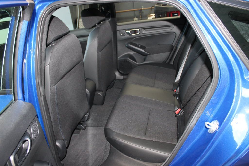 Used 2023 Honda Civic Sport image 11