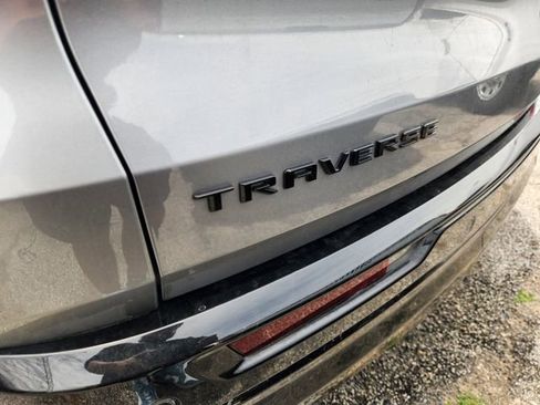 Used 2024 Chevrolet Traverse RS FWD image 9
