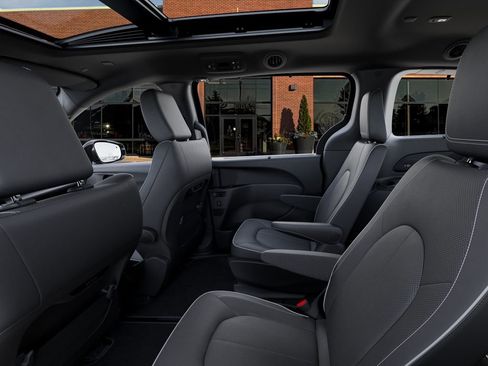 New 2026 Chrysler Pacifica Limited image 23