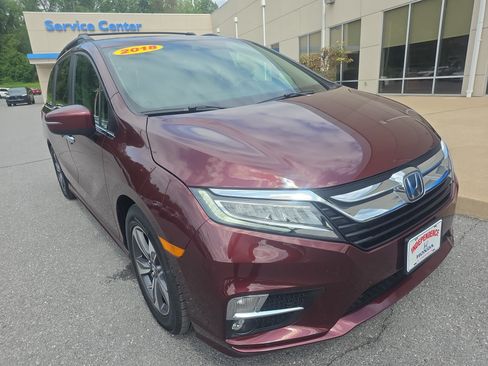 Used 2018 Honda Odyssey Touring image 3