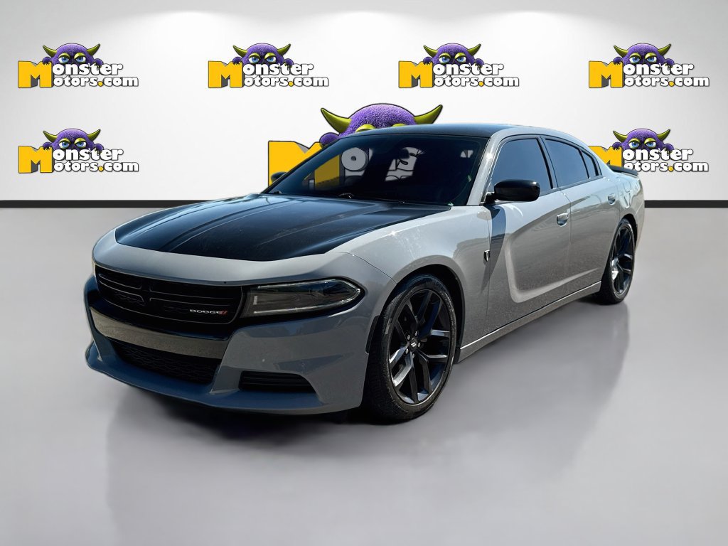 Used 2022 Dodge Charger SXT w/ Blacktop Package RWD image 1