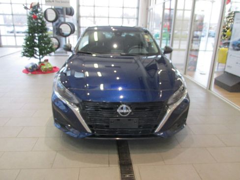 Used 2024 Nissan Altima 2.5 S image 2