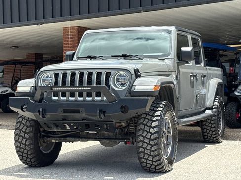 Used 2021 Jeep Gladiator Overland w/ Popular Equipment Package AWD/4WD image 3