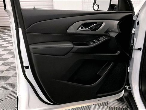 Used 2023 Chevrolet Traverse LT image 17