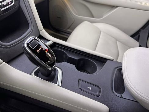 Used 2018 Cadillac XT5 Luxury w/ Driver Awareness Package image 20