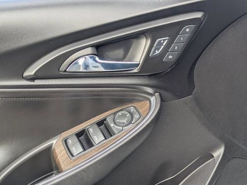 Used 2016 Chevrolet Malibu Premier w/ Driver Confidence Package II image 27