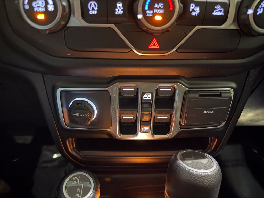 Used 2021 Jeep Wrangler Unlimited Sport AWD/4WD image 19