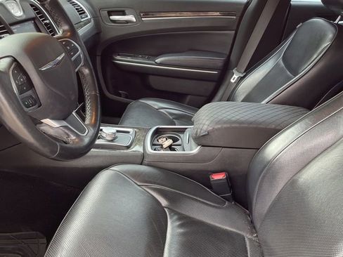 Used 2019 Chrysler 300 Limited image 5