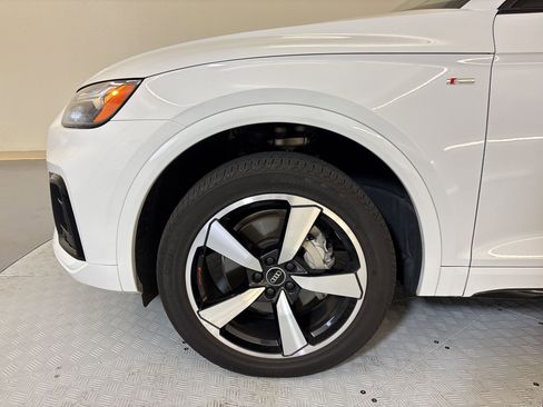 Used 2023 Audi Q5 2.0T Premium Plus w/ Premium Plus Package AWD/4WD image 11