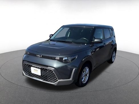 Used 2025 Kia Soul LX w/ LX Technology Package FWD image 7