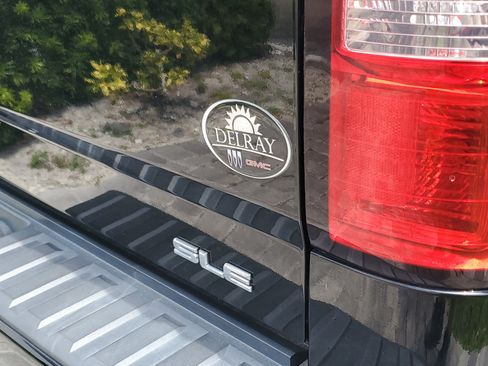 Used 2017 GMC Sierra 1500 SLE w/ SLE Value Package RWD image 8