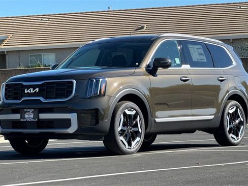 New 2025 Kia Telluride S image 8