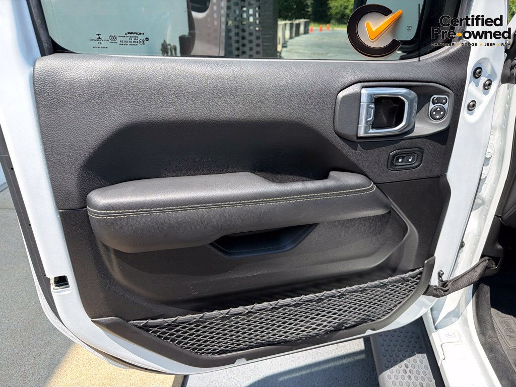 Certified 2022 Jeep Wrangler Unlimited Sahara AWD/4WD image 37