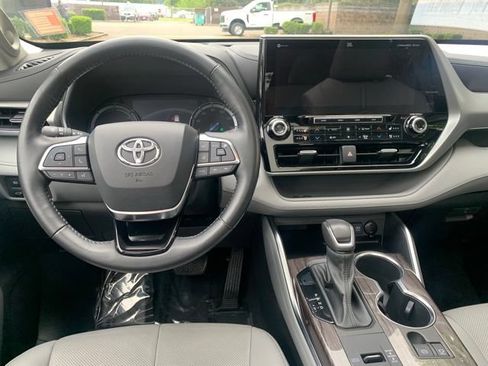 Used 2021 Toyota Highlander Platinum AWD/4WD image 20