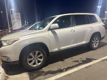 Used 2012 Toyota Highlander SE