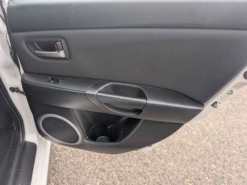 Used 2006 MAZDA MAZDA3 s image 25
