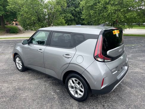 Used 2025 Kia Soul LX w/ LX Technology Package FWD image 7