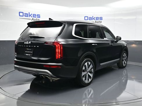 Certified 2022 Kia Telluride S image 8