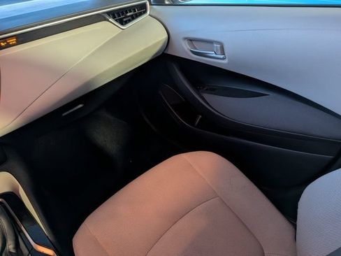Used 2020 Toyota Corolla LE FWD image 16
