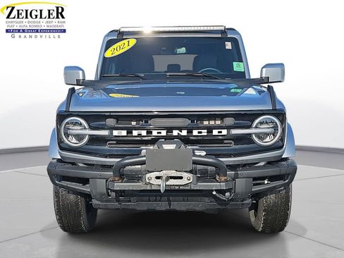 Used 2021 Ford Bronco Outer Banks image 2