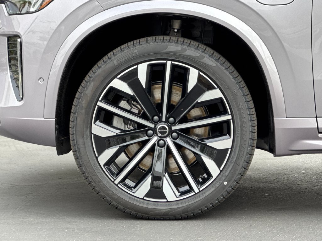 New 2026 Volvo XC90 T8 Plus w/ Protection Package AWD/4WD image 26