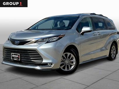 Used 2021 Toyota Sienna XLE