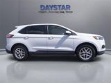 Used 2023 Ford Edge SEL image 2
