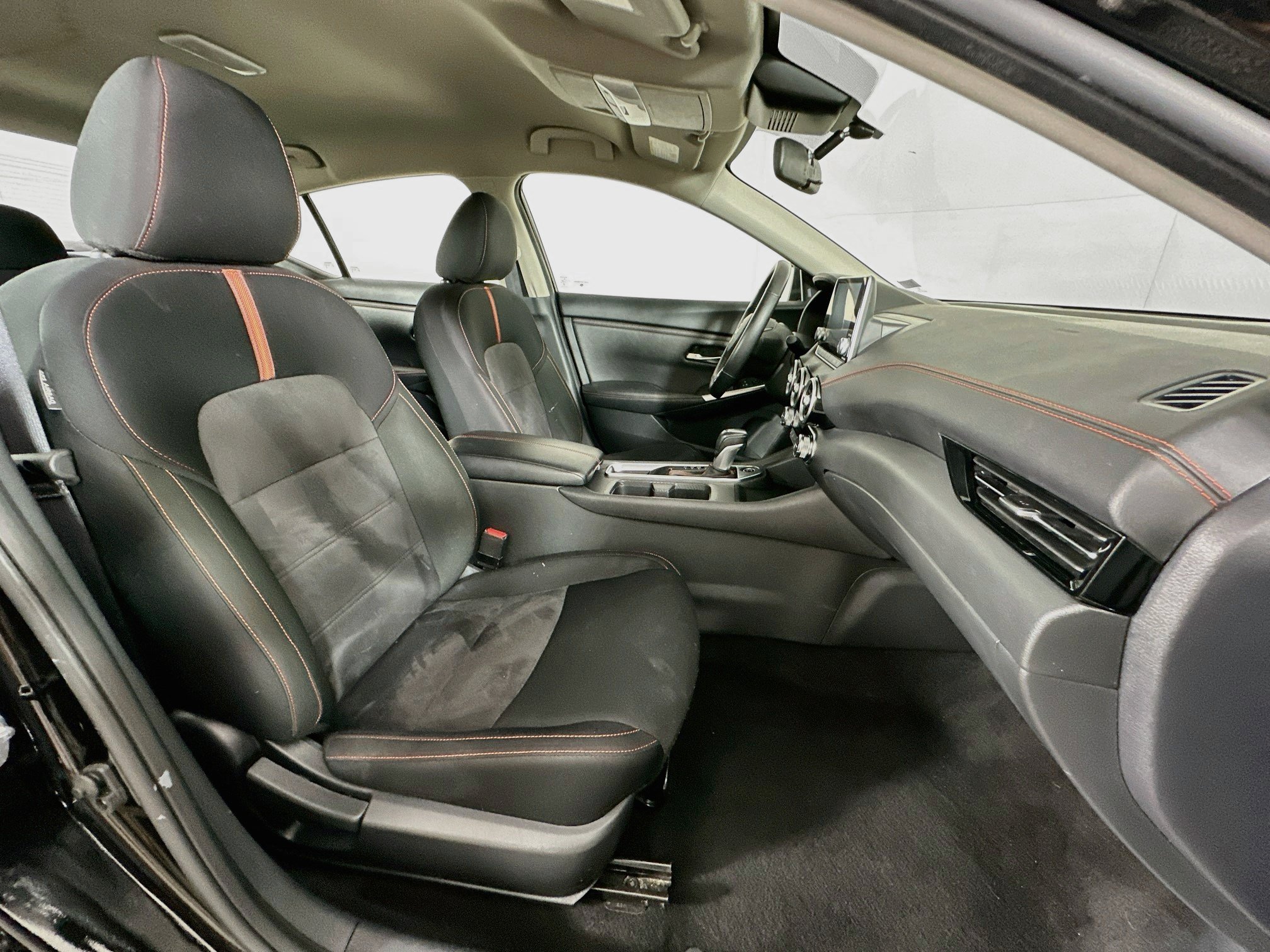 Used 2025 Nissan Sentra SR w/ Midnight Edition FWD image 29