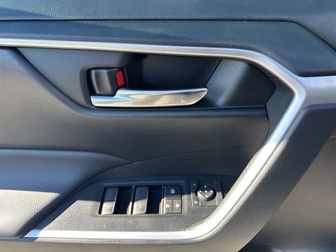 Used 2022 Toyota RAV4 XLE image 25