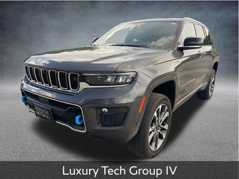 Used 2022 Jeep Grand Cherokee Overland w/ Advanced Protech Group III AWD/4WD image 4