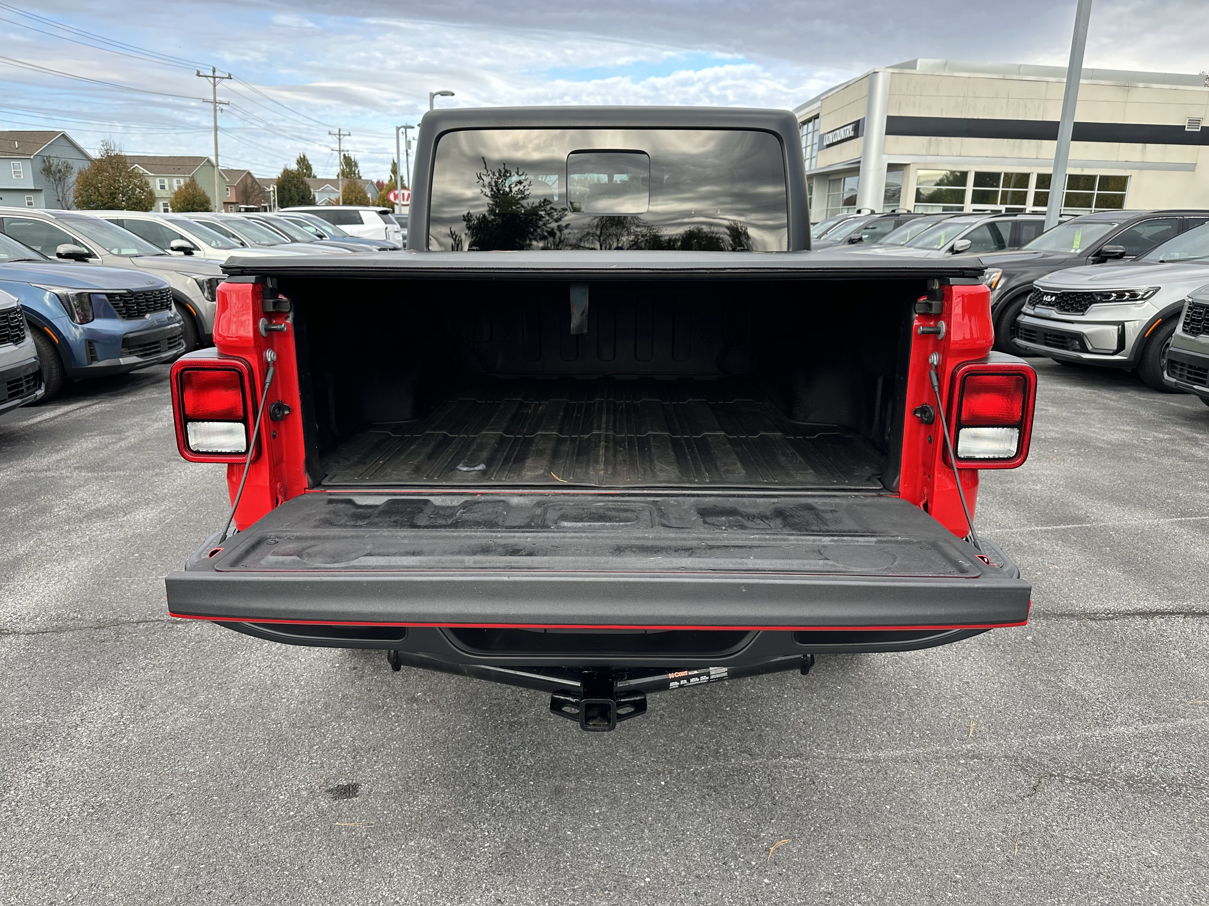 Used 2023 Jeep Gladiator Overland AWD/4WD image 10