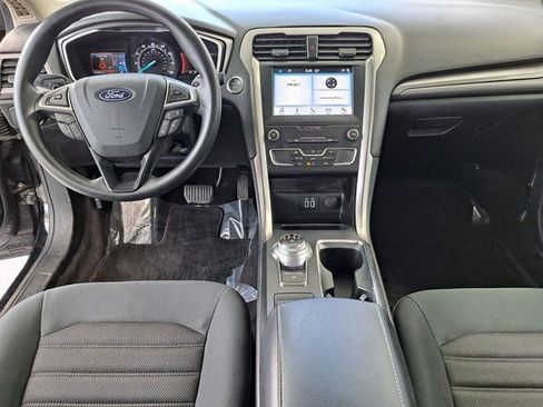 Used 2019 Ford Fusion SE FWD image 25