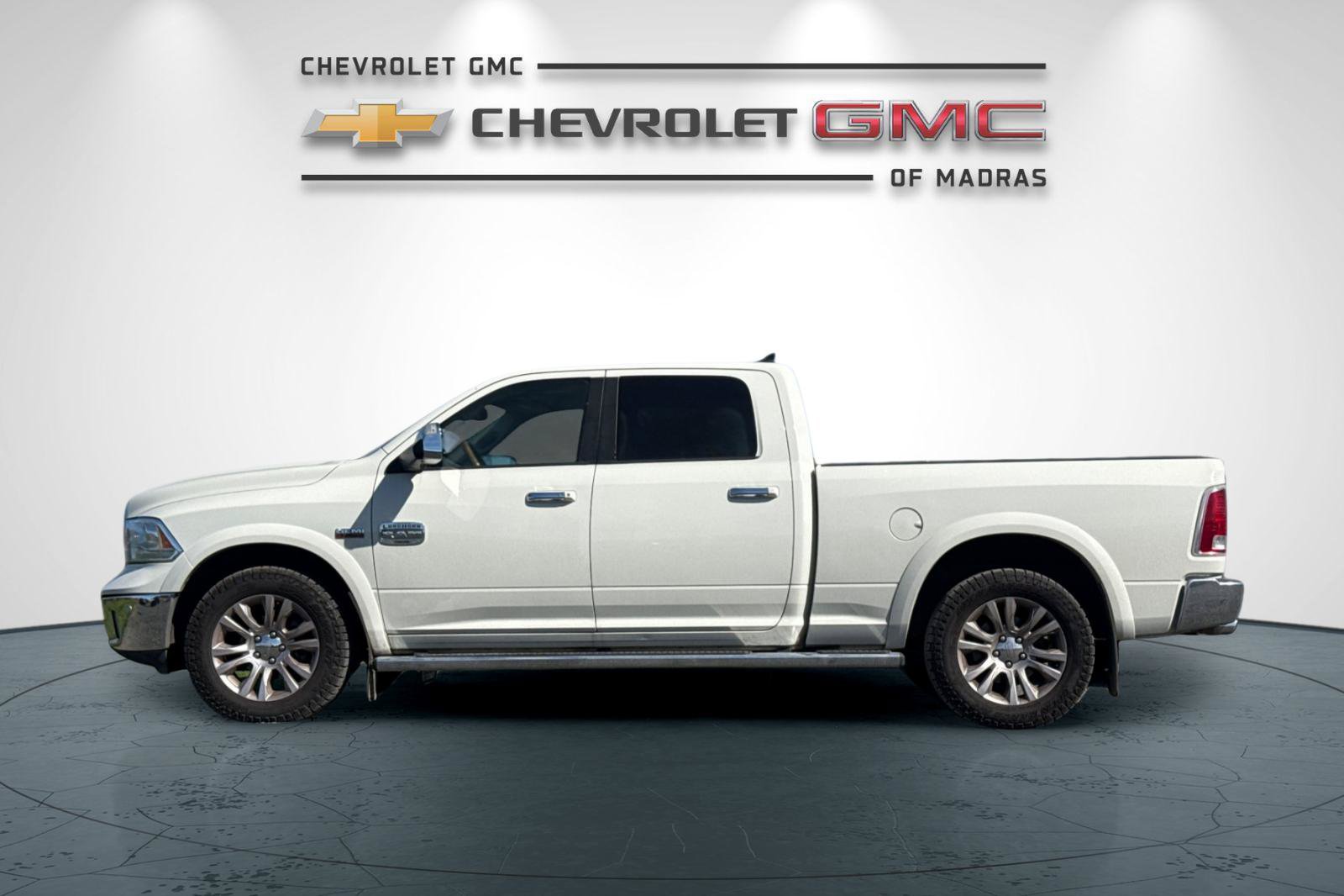 Used 2016 RAM 1500 Laramie Longhorn w/ Convenience Group AWD/4WD image 6
