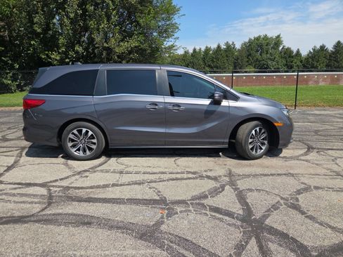 Used 2021 Honda Odyssey EX-L image 2