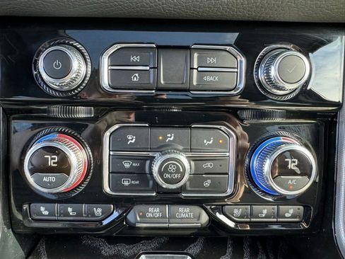 Used 2024 GMC Yukon XL Denali w/ Denali Reserve Package image 19