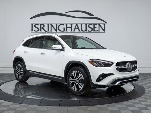 Used 2025 Mercedes-Benz GLA 250 4MATIC image 3