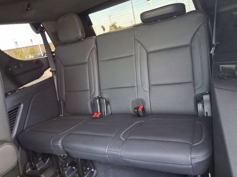 Used 2025 GMC Yukon Denali w/ Sun & Power Step Package AWD/4WD image 16