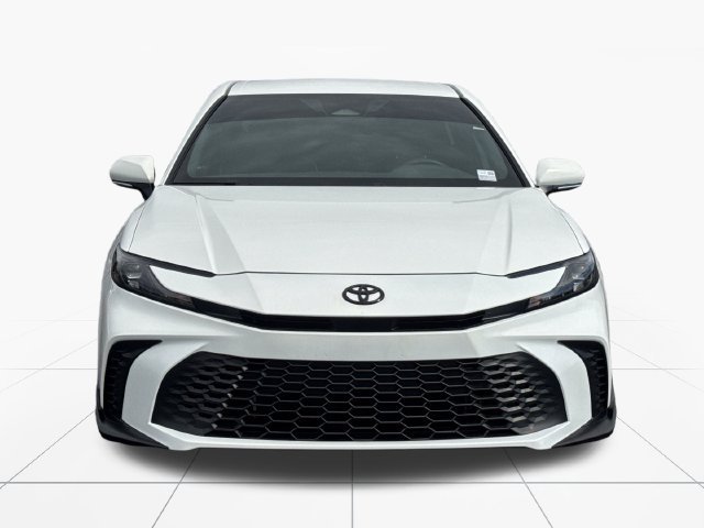 Used 2026 Toyota Camry Hybrid FWD image 9