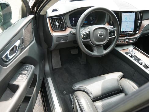 Used 2023 Volvo XC60 B6 Ultimate w/ Protection Package Premier AWD/4WD image 10