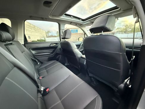Used 2017 Subaru Forester 2.5i Touring AWD/4WD image 17