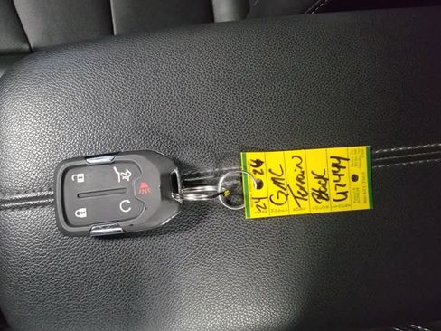 Certified 2024 GMC Terrain SLT w/ Infotainment Package II image 24