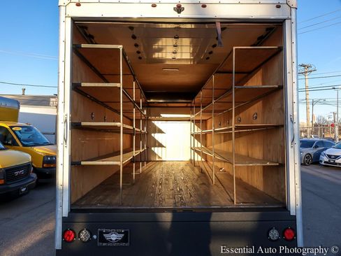 Used 2021 Chevrolet Express 4500 w/ Power Convenience Package RWD image 18