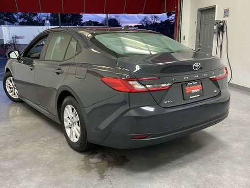 Certified 2025 Toyota Camry LE image 5