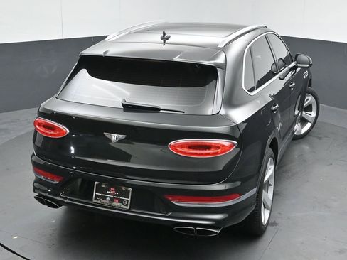 Used 2021 Bentley Bentayga image 45